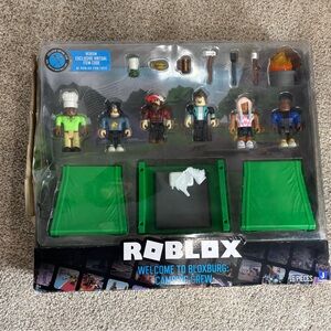 ROBLOX Action Figure WELCOME BLOXBURG CAMPING CREW Playset Toasted Marshmallow